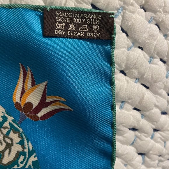 Hermes Scarf - Never Worn - Picture 15 of 15